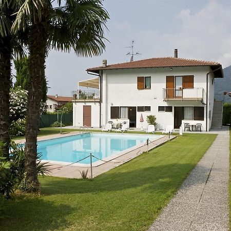 Casa Augusta Appartement Maccagno Buitenkant foto