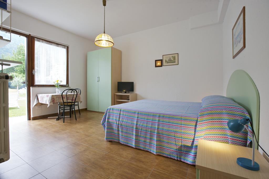 Casa Augusta Appartement Maccagno Buitenkant foto