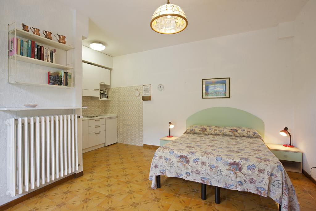 Casa Augusta Appartement Maccagno Buitenkant foto