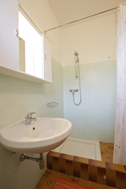 Casa Augusta Appartement Maccagno Buitenkant foto
