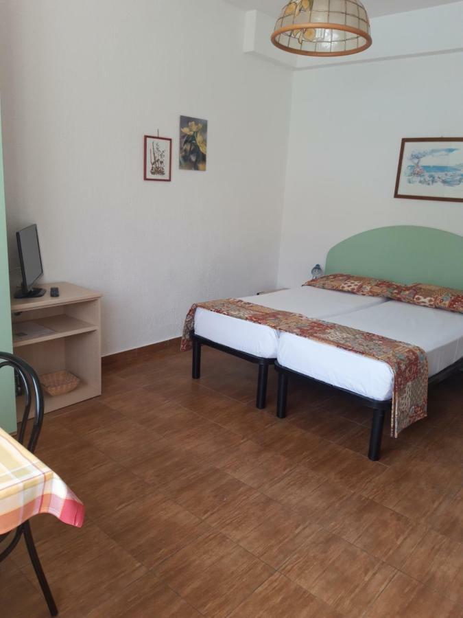 Casa Augusta Appartement Maccagno Buitenkant foto